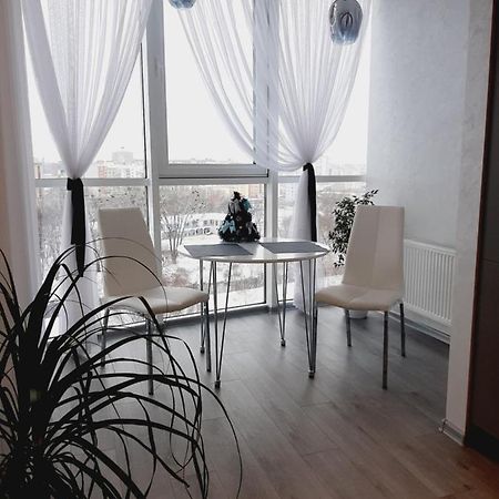 Сучасний Люкс З Приголомшливим Виглядом! Khmelʼnytsʼkyy Extérieur photo