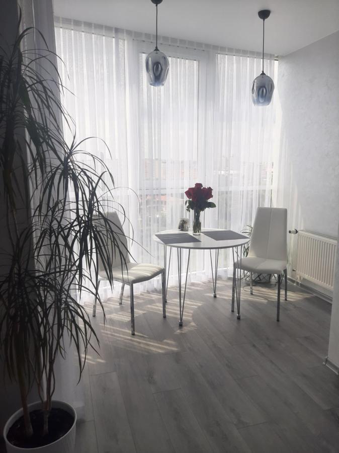 Сучасний Люкс З Приголомшливим Виглядом! Khmelʼnytsʼkyy Extérieur photo